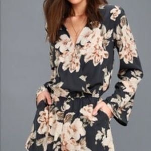 🖤NWT🖤 Lulu’s Floral Romper